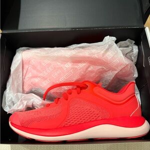 Lululemon Women’s chargefeel workout sneaker size 7